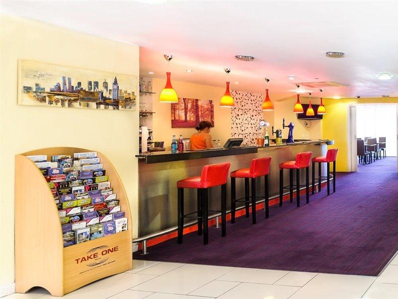 Oyo卢顿酒店 外观 照片